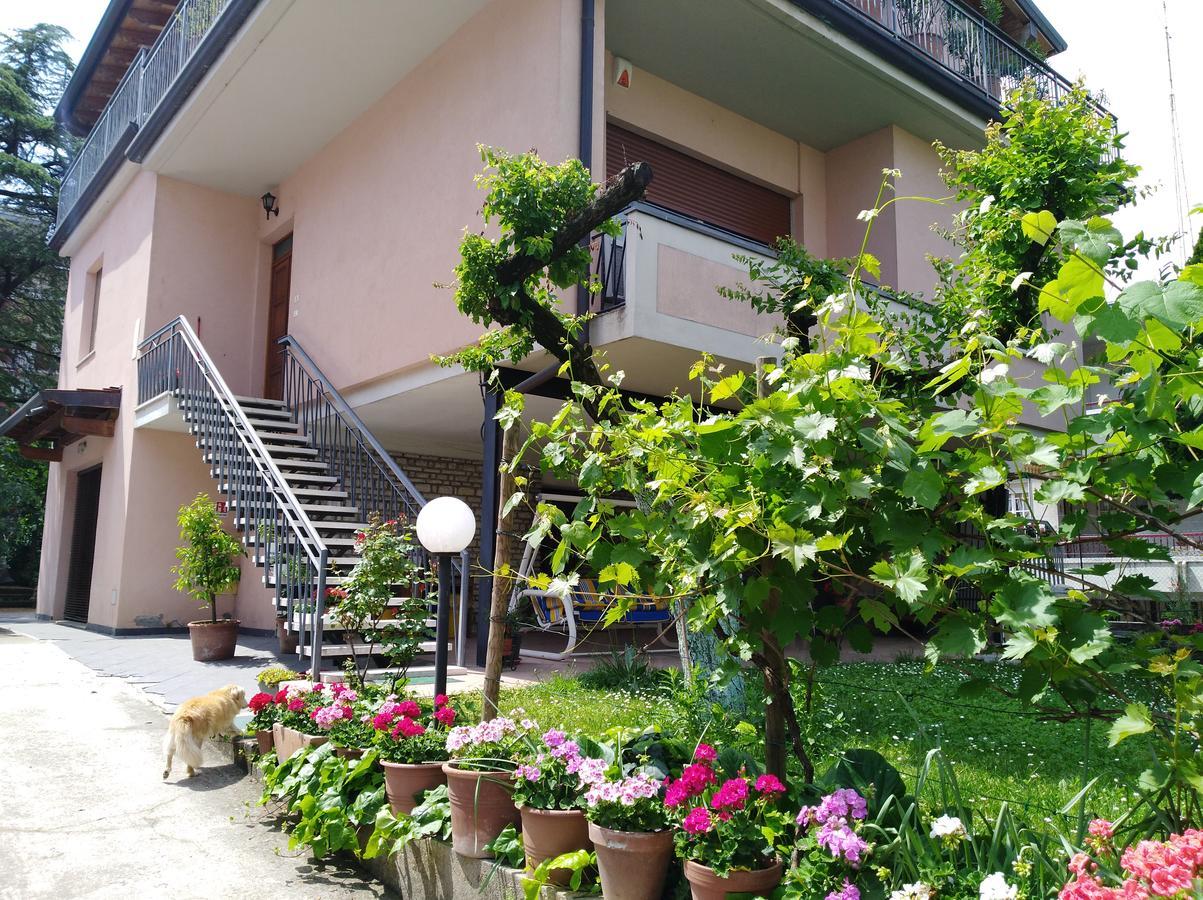 Appartamento Zia Cecilia Desenzano del Garda Exterior foto
